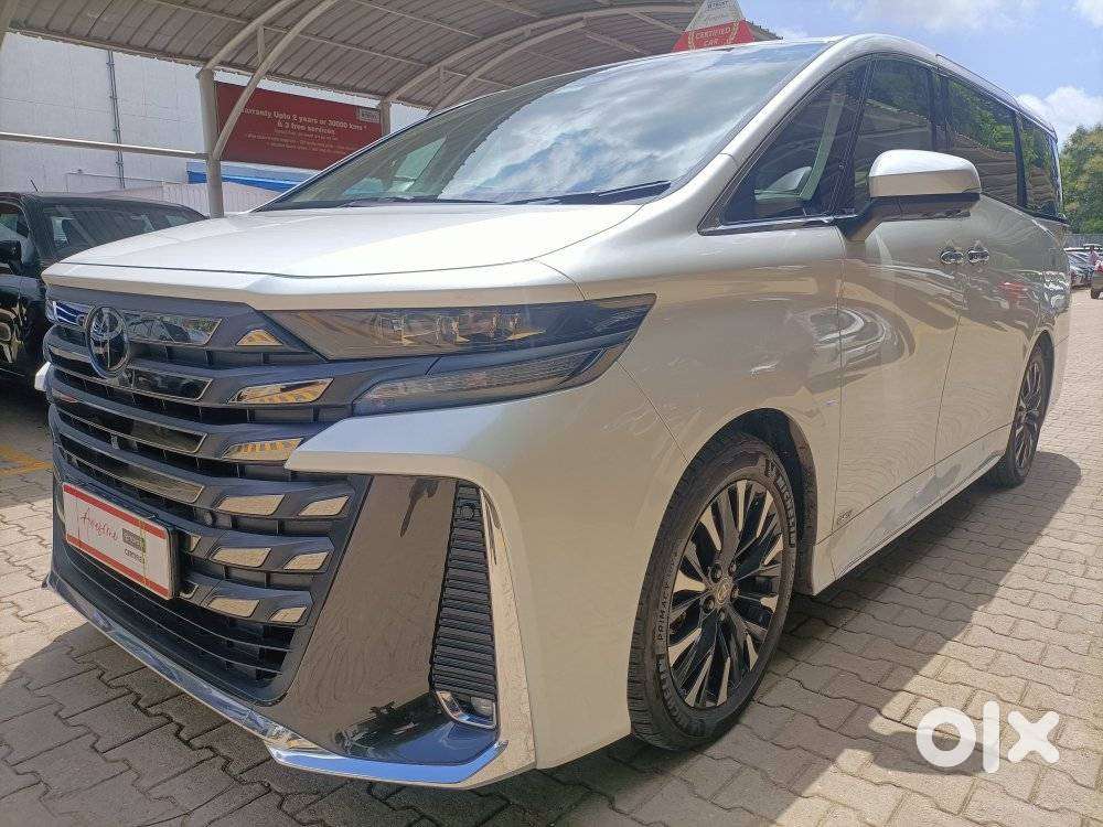 Toyota Vellfire Vip – Executive Lounge, 2024