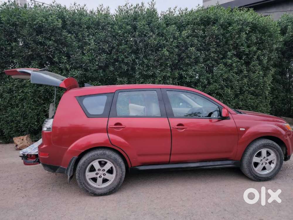 Outlander 2009 4x4 Petrol  Adventure-ready