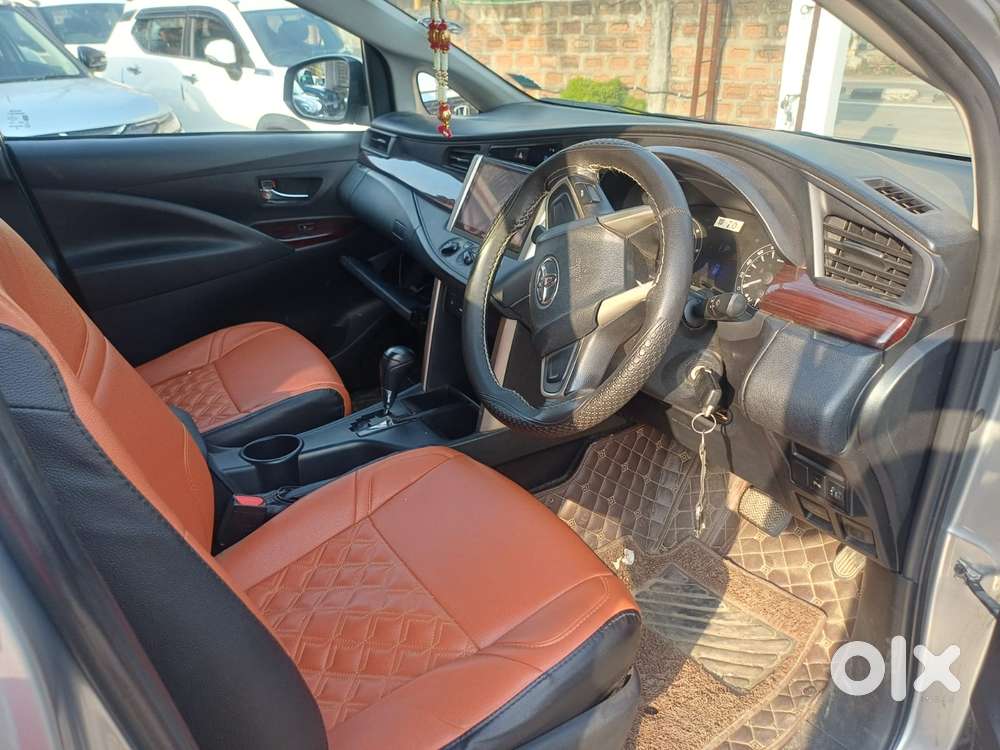 Toyota Innova Crysta 2.8 Gx At 8 Seater, 2016, Diesel