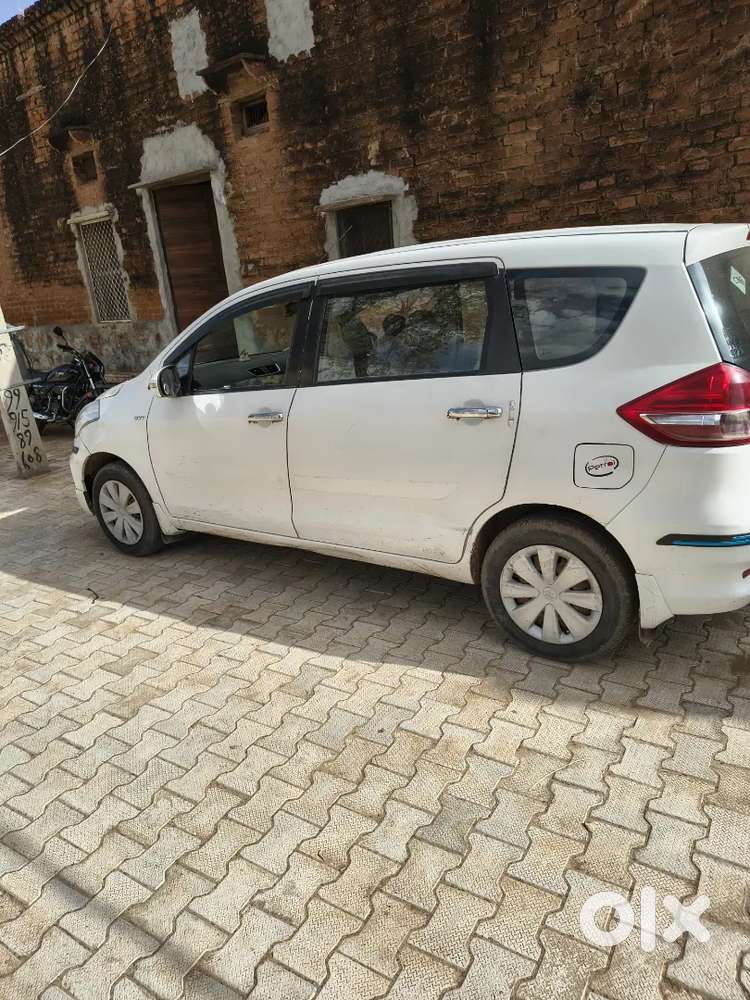 Maruti Suzuki Ertiga Company Fitted Cng Neat Nd Clean Car
