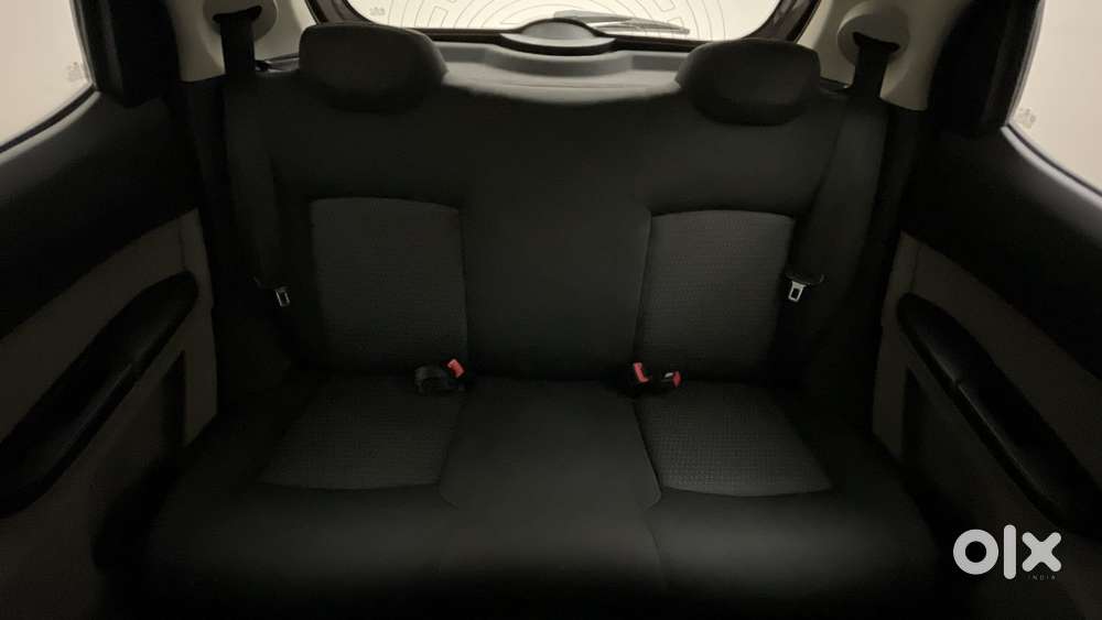 Tata Tiago Xza, 2017, Petrol