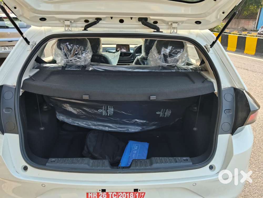 Tata Altroz Xz, 2025, Petrol