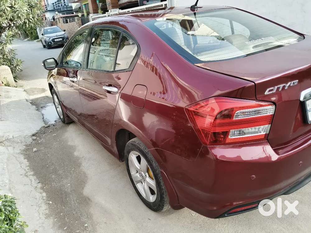 Show Room Condition Honda City Top Model With Sunroof