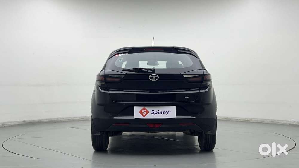 Tata Altroz 1.2 Xza Plus Dark Edition Dct, 2022, Petrol