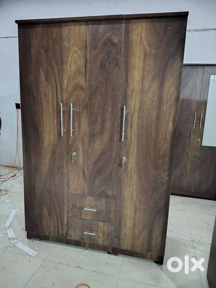 Wardrobe Wood - Buy & Sell Used Beds & Wardrobes in Pune | OLX
