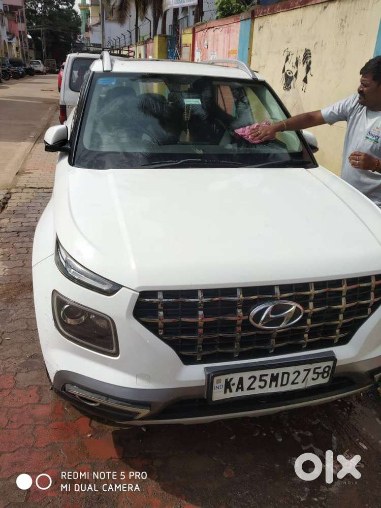 Hyundai Venue Sx 1.0l Turbo Petrol With Sunroof