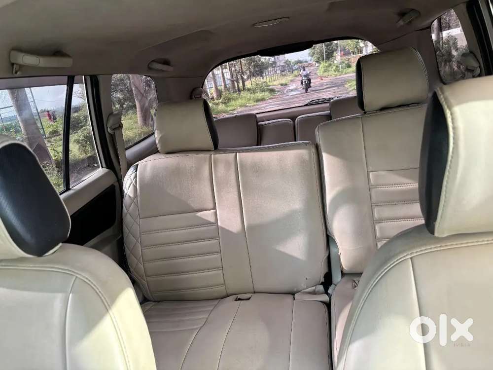 Toyota Innova 8 Str 2012