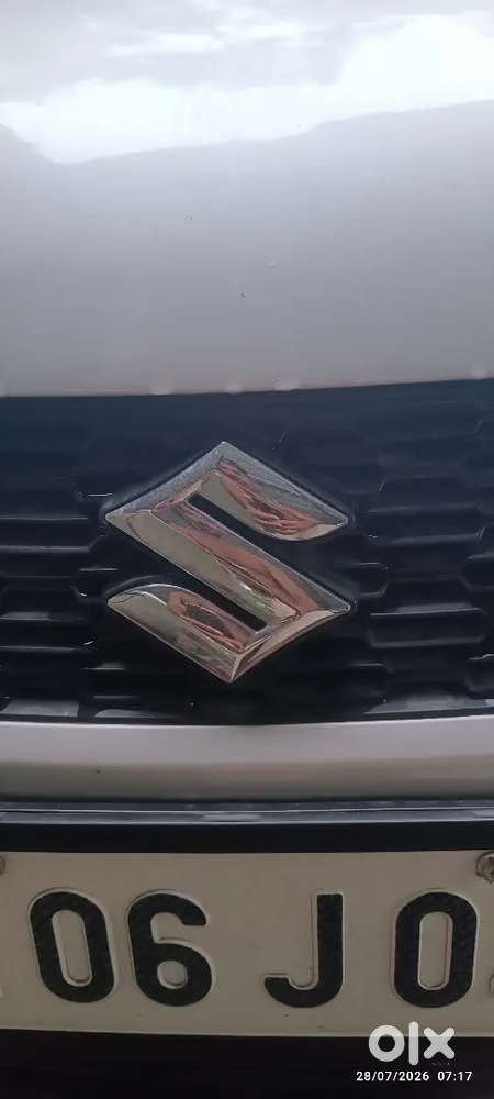 Maruti Suzuki Swift 2017 Lxi Petrol Manual