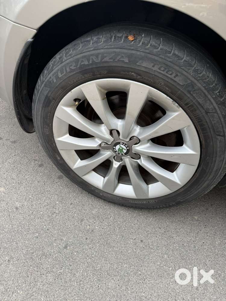 Skoda Superb Elegance 1.8 Tsi At, 2013, Petrol