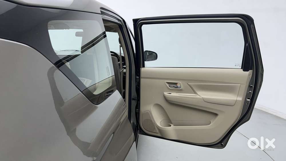 Maruti Suzuki Ertiga Zxi Plus At Shvs, 2023, Petrol