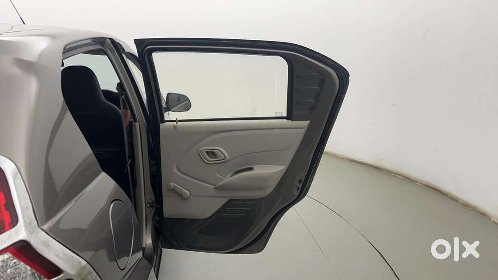 Datsun Redigo T Option, 2017, Petrol