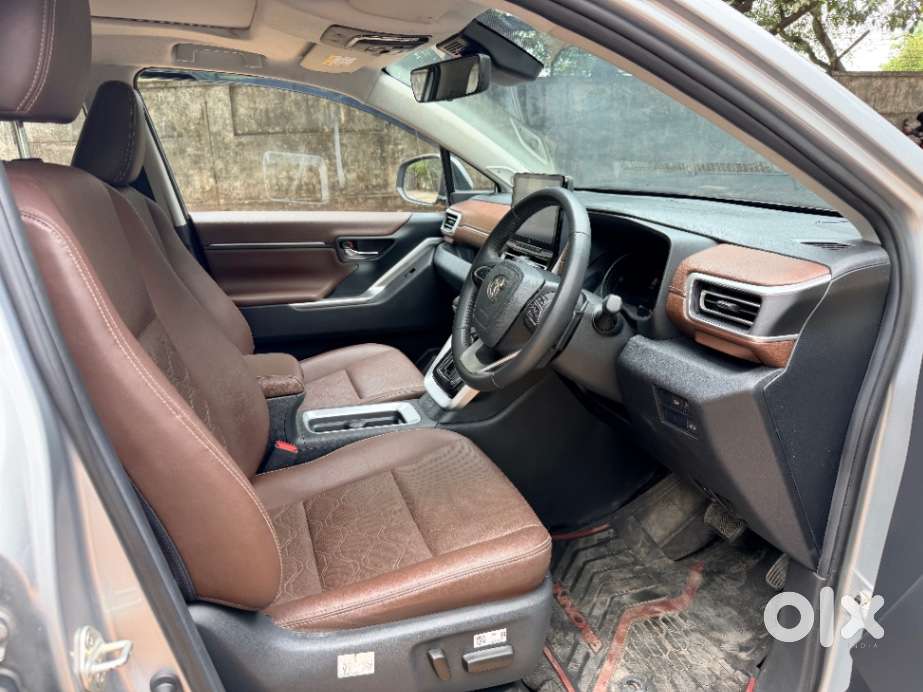 Toyota Innova Hycross 2.0 Zx (o) Hybrid 7 Str, 2024, Petrol