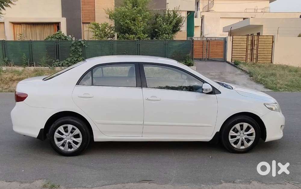 Toyota Corolla Altis 2010-2013 Aero 1.8 J, 2011, Diesel
