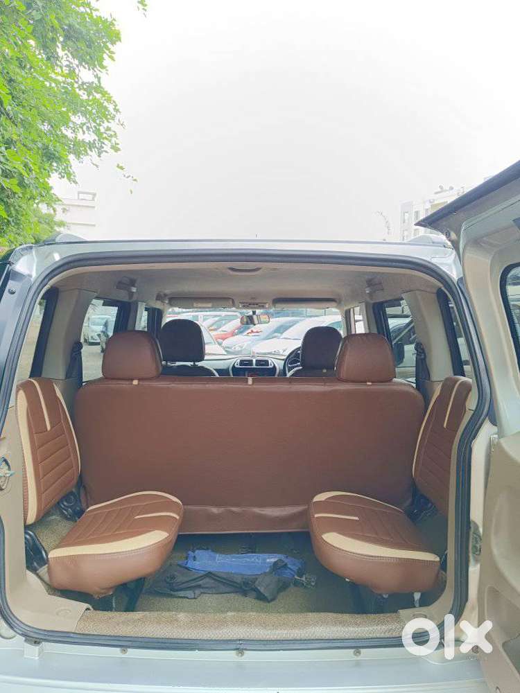 Mahindra Tuv 300 Mhawk100 T8 Dual Tone, 2017, Diesel