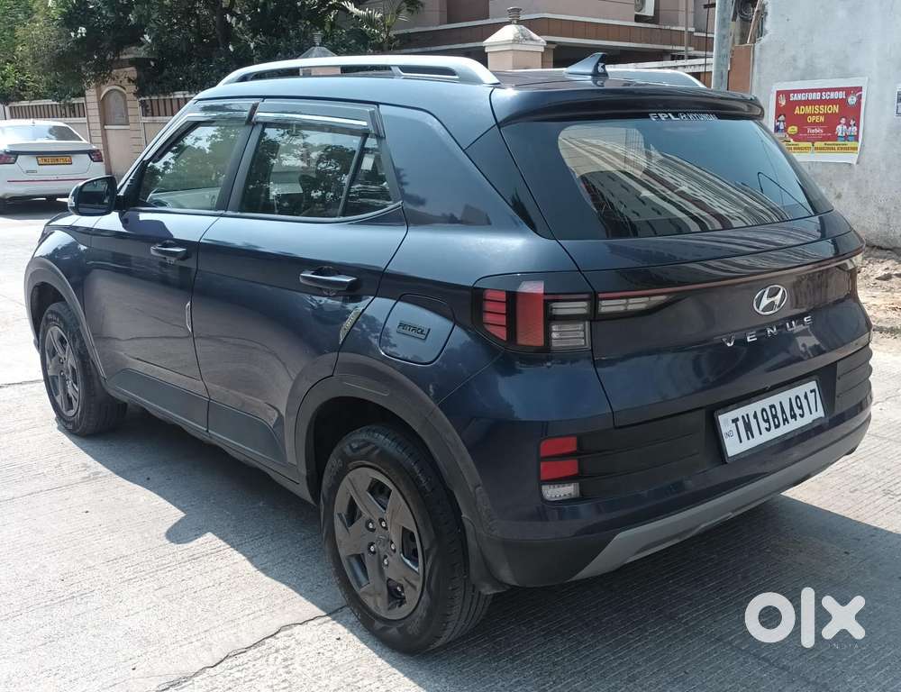 Hyundai Venue 1.2 S (o), 2024, Petrol