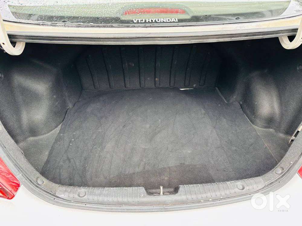 Hyundai Verna 1.6 S (o) Vtvt At, 2015, Petrol