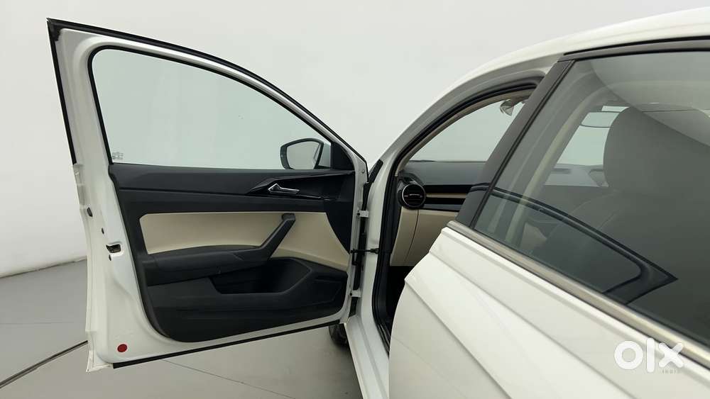 Skoda Slavia Style 1.0l Tsi At, 2022, Petrol