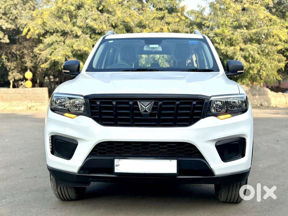 Mahindra Scorpio-n 2.0 Z2 Petrol Mt 7 Str, 2025, Petrol