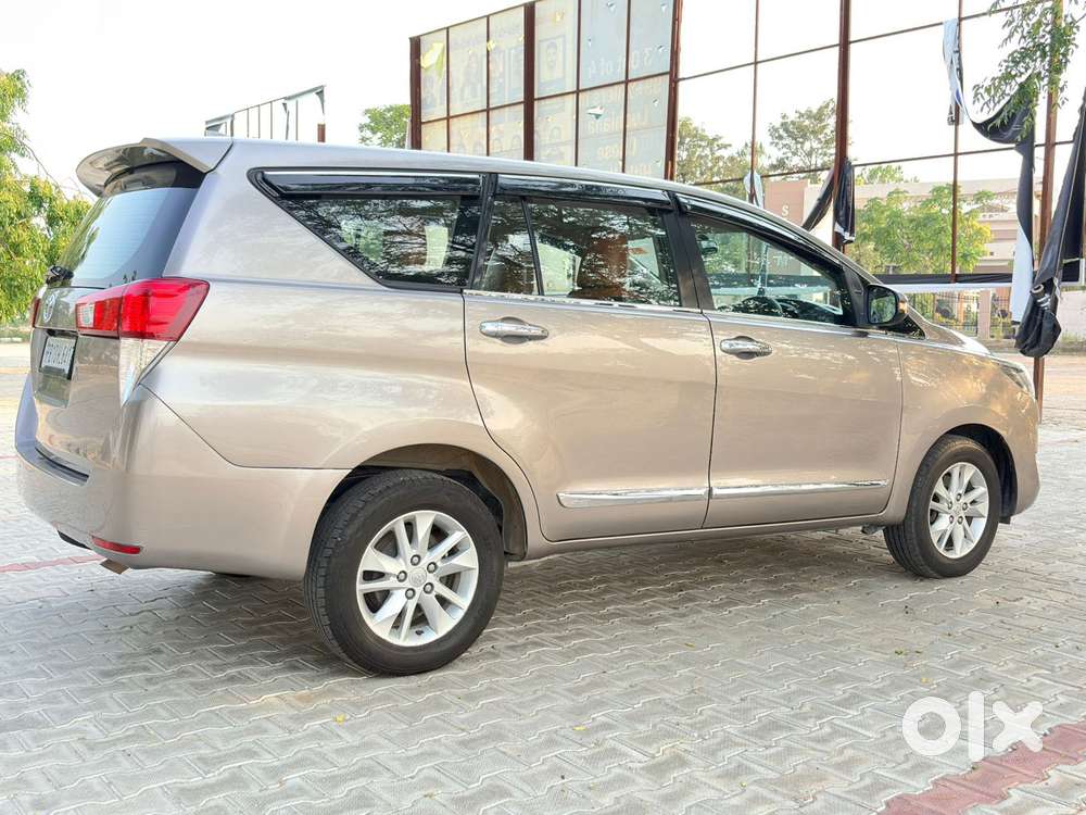 Toyota Innova Crysta [2020-ongoing] 2.4 Gx At 7 Str, 2020, Diesel