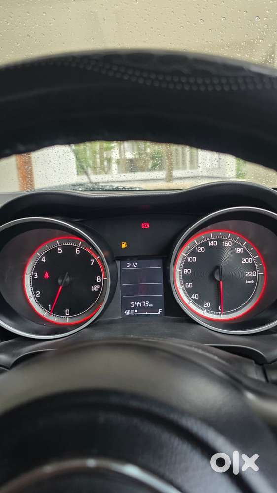 Maruti Suzuki Swift Vxi + Manual, 2022, Petrol