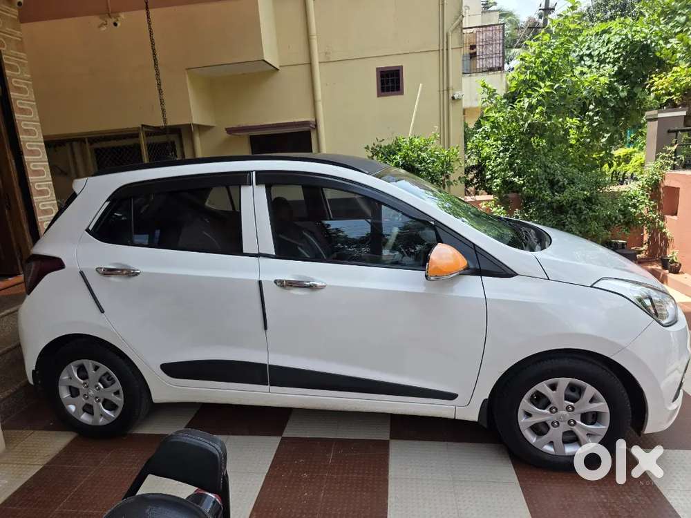 Hyundai Grand I 10 Sportz Petrol
