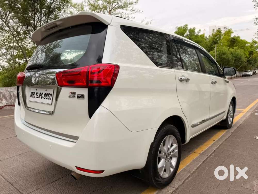 Toyota Innova Crysta 2.8 Zx At 7 Seater, 2017, Diesel