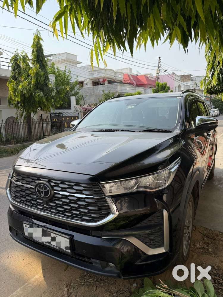 Toyota Innova Hycross 2.0 Zx Hybrid 7 Str, 2025, Petrol