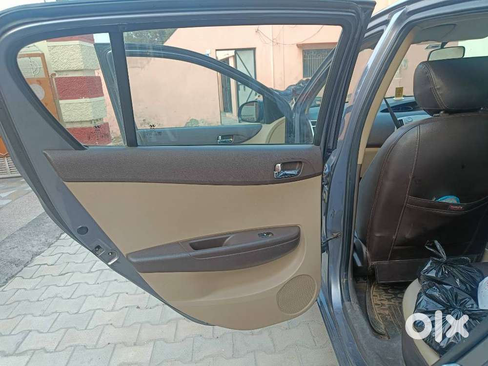 Original Paint, Well Maintained With Service Record, Automatic Climate