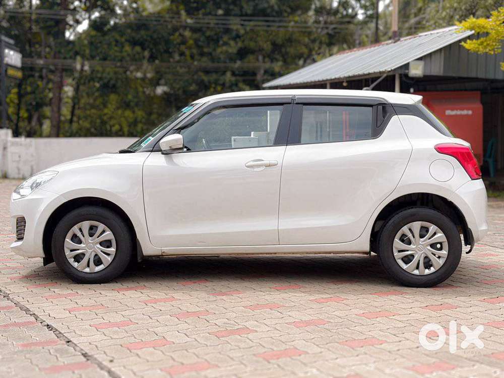 Maruti Suzuki Swift Vxi + Manual, 2024, Petrol