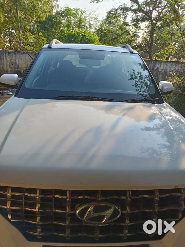 Hyundai Venue 2020 Petrol 70000 Km Driven