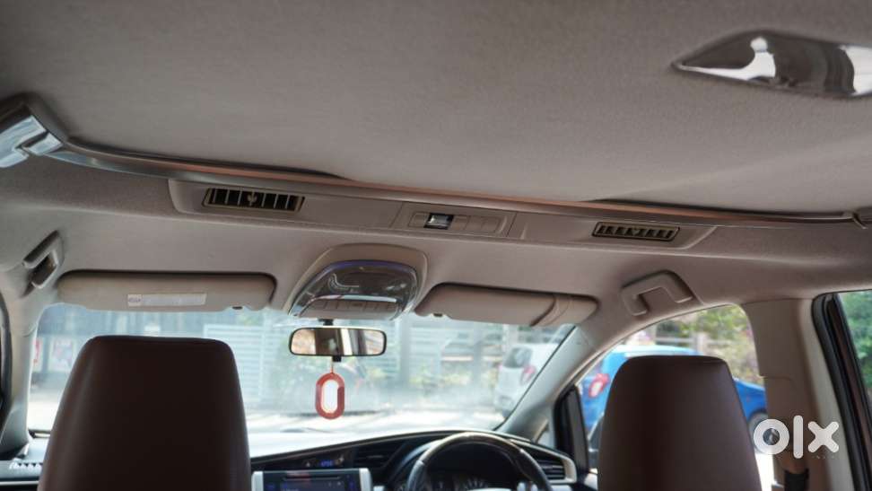 Toyota Innova Crysta 2.8 Zx At 7 Seater, 2016, Diesel