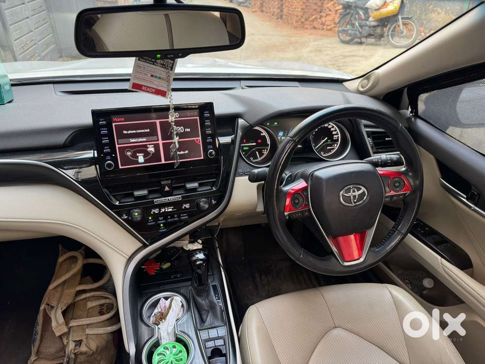 Toyota Camry Hybrid, 2022, Petrol