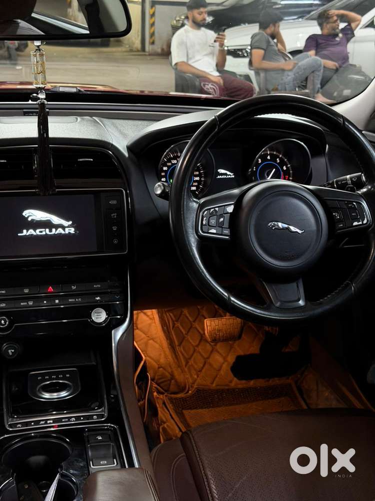 Jaguar Xe Portfolio, 2017, Petrol