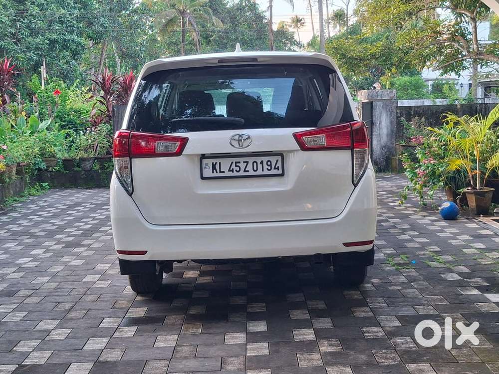 Toyota Innova Crysta 2.4 G Mt, 2017, Diesel