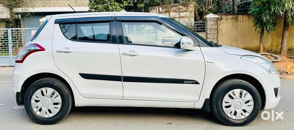 Maruti Suzuki Swift Vxi + Manual, 2012, Petrol