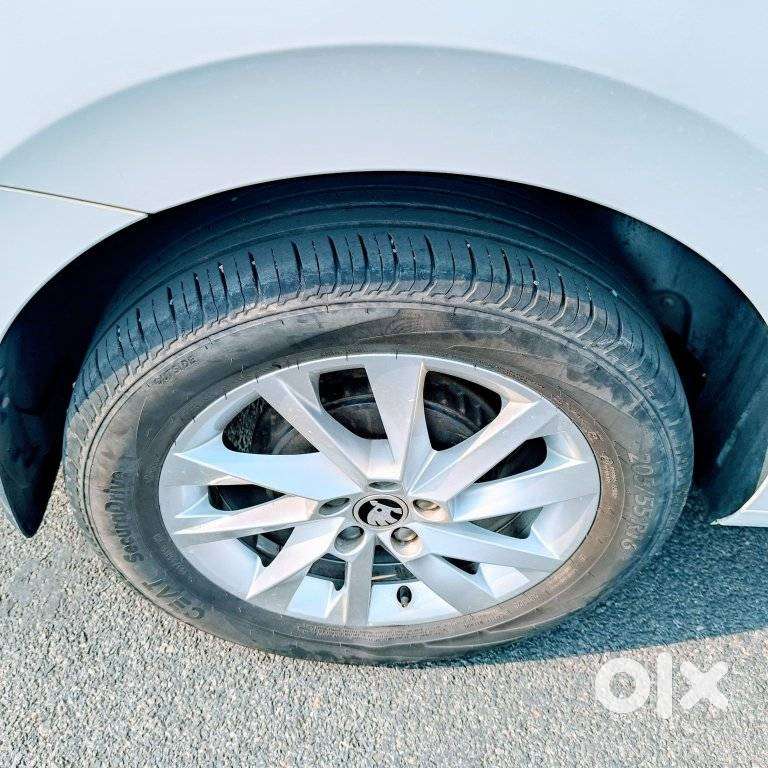 Skoda Slavia Ambition 1.5l Tsi Mt, 2023, Petrol