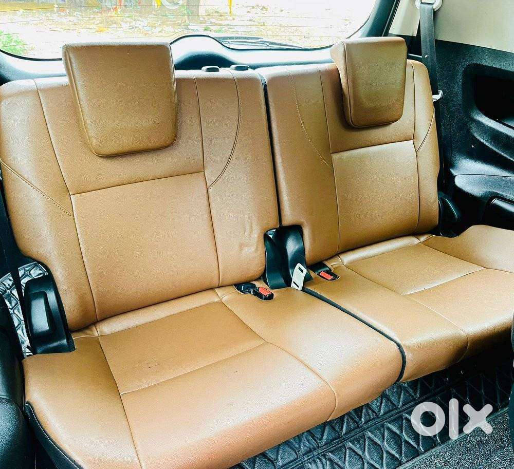 Toyota Innova Crysta 2.8 Zx At 7 Seater, 2016, Diesel