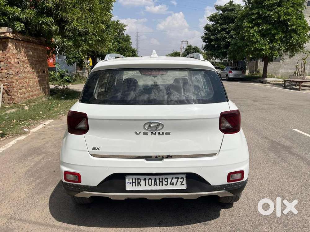 Hyundai Venue 2019 Diesel 90000 Km Driven
