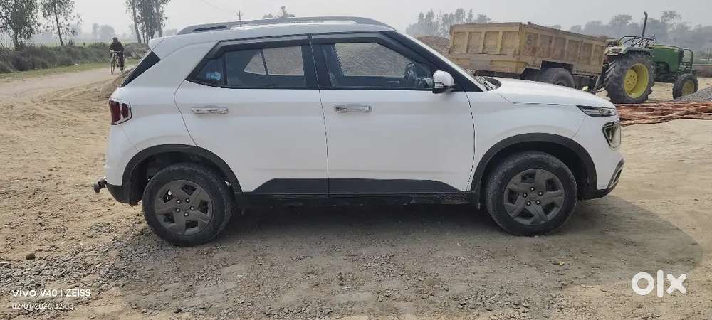 Hyundai Venue 2021 Petrol 88000 Km Driven Very Good Full Original