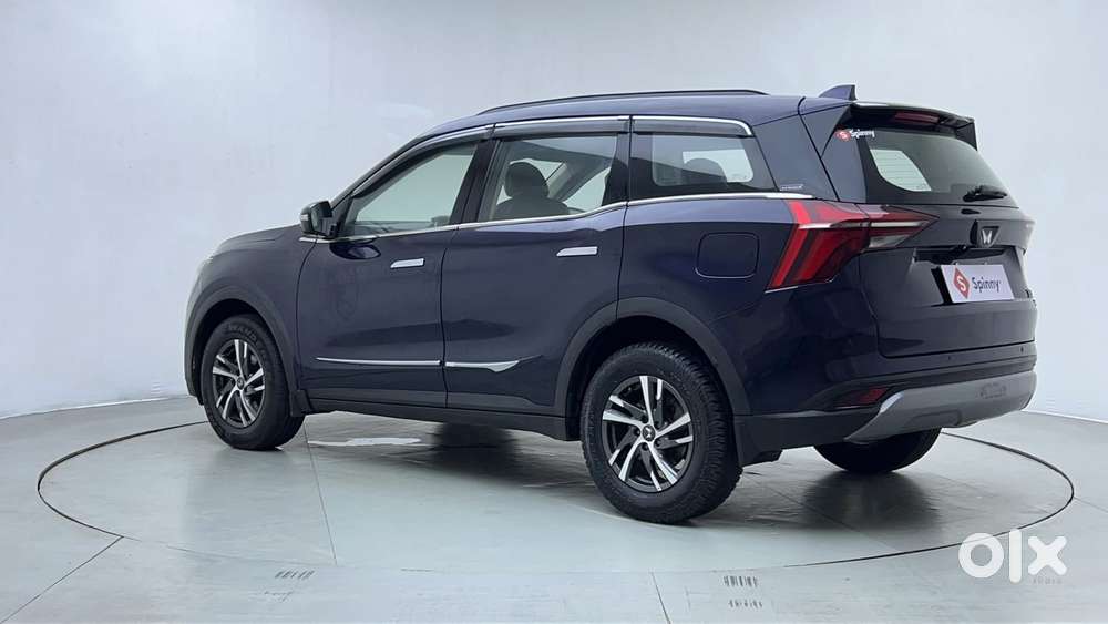 Mahindra Xuv700 2.0 Ax 5 Petrol Mt Str, 2022, Petrol