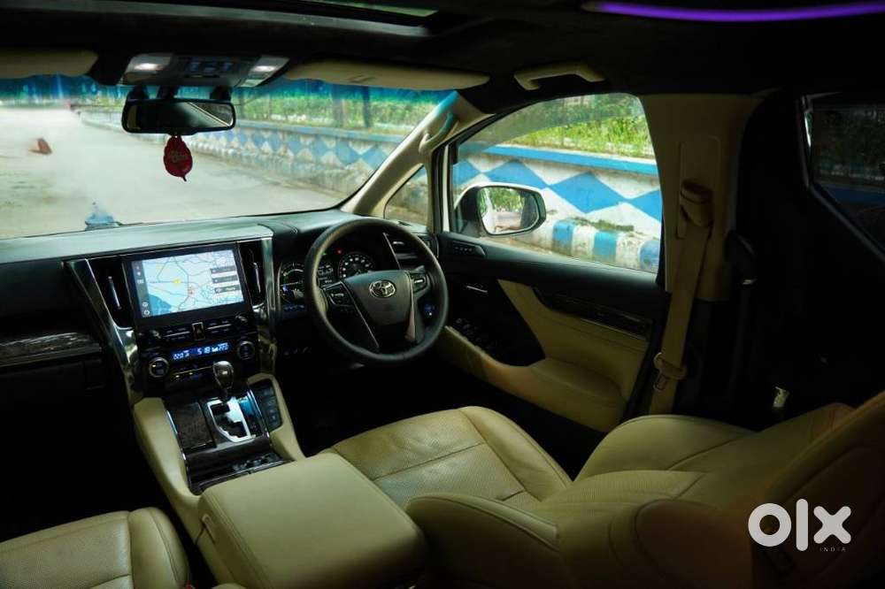 Toyota Vellfire 2.5 Hybrid, 2022, Petrol