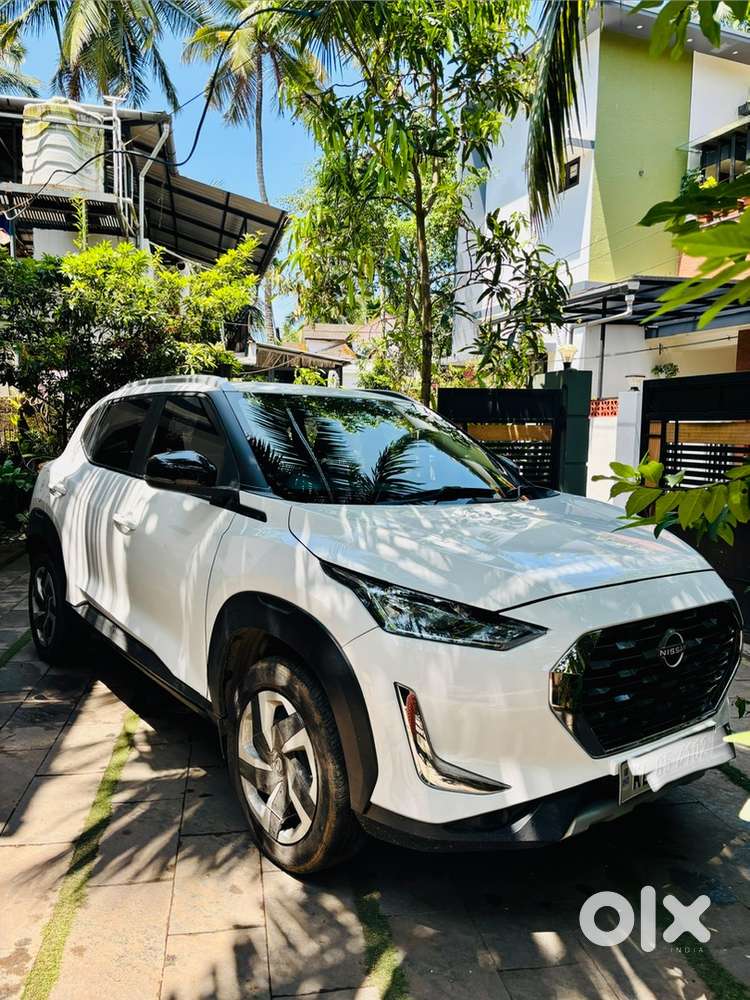 Nissan Magnite Petrol 21