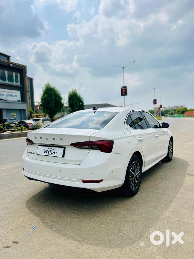 Skoda Octavia Facelift, 2022, Petrol