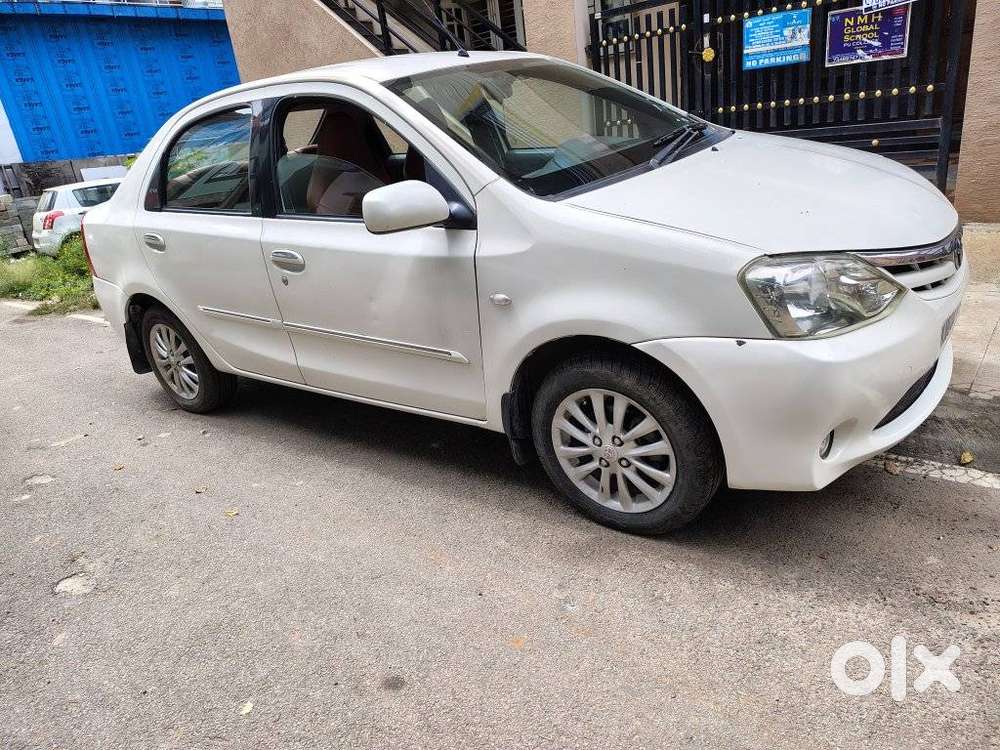 Toyota Etios 1.5 V, 2011, Petrol