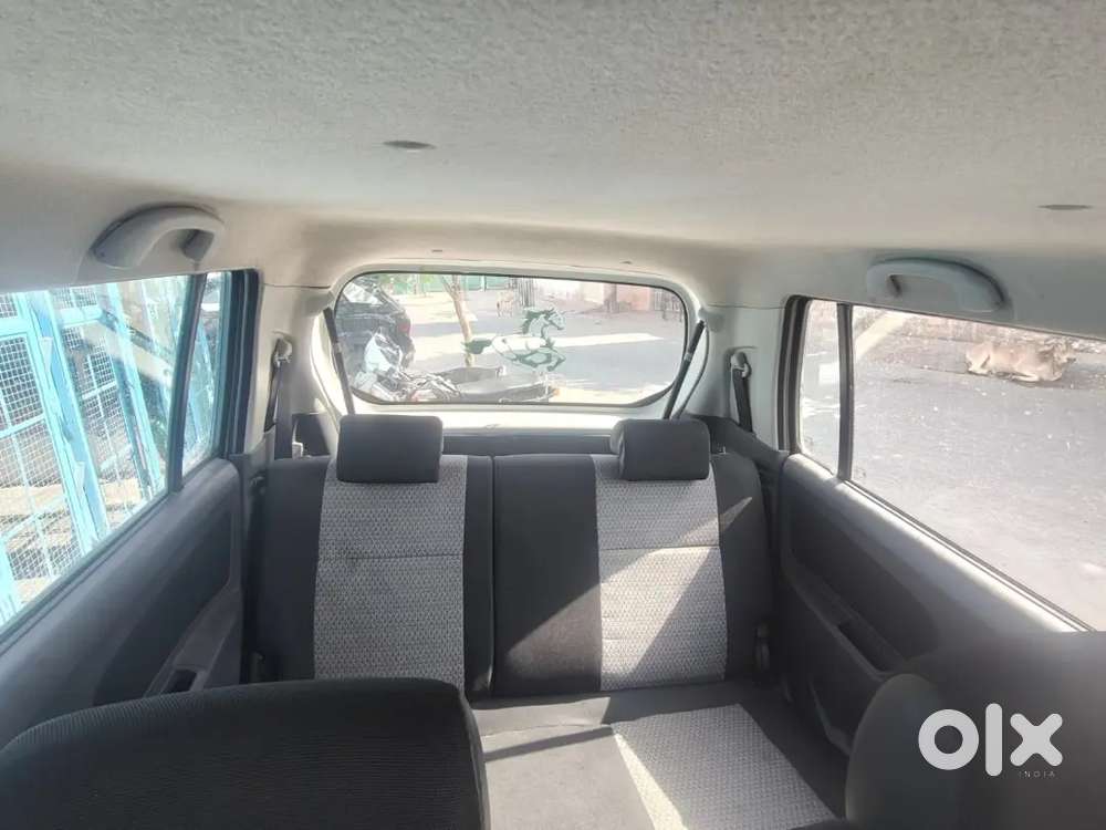 एक दम साफ़ 17552 Km ओरिजनल सर्विस रिकार्ड