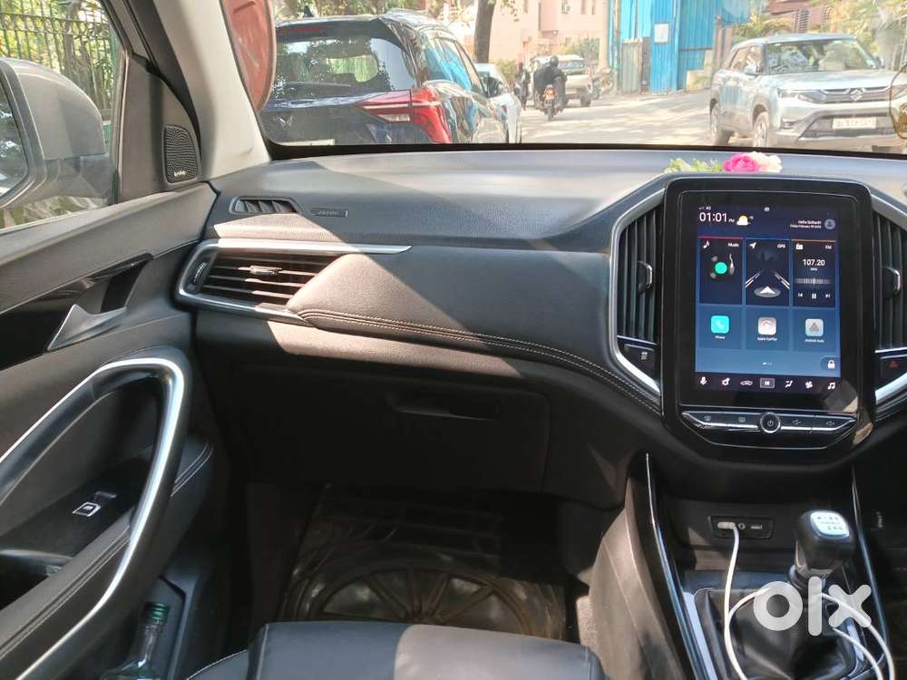 Mg Hector 1.5 Smart Petrol Hybrid Manual. Silver Colour.