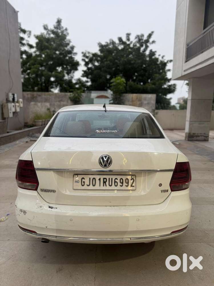 Volkswagen Vento Highline Plus 1.6 Tdi Automatic — 2016