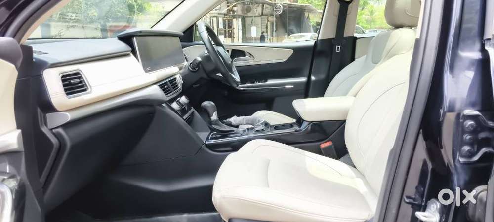 Mahindra Xuv700 2.2 Ax 7 Diesel At Str, 2022, Diesel