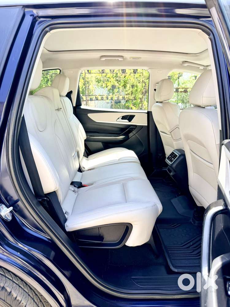 Mahindra Xuv700 2.2 Ax 7 Diesel At Str, 2022, Diesel