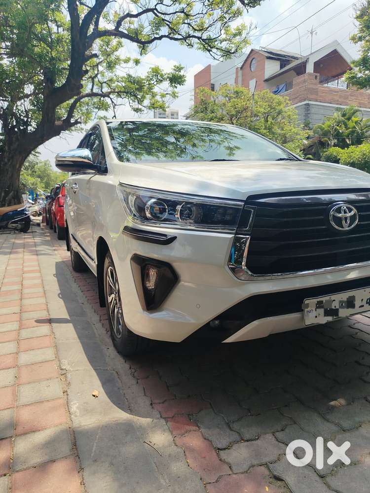Toyota Innova Crysta [2020-ongoing] 2.4 Vx 8 Str, 2022, Diesel